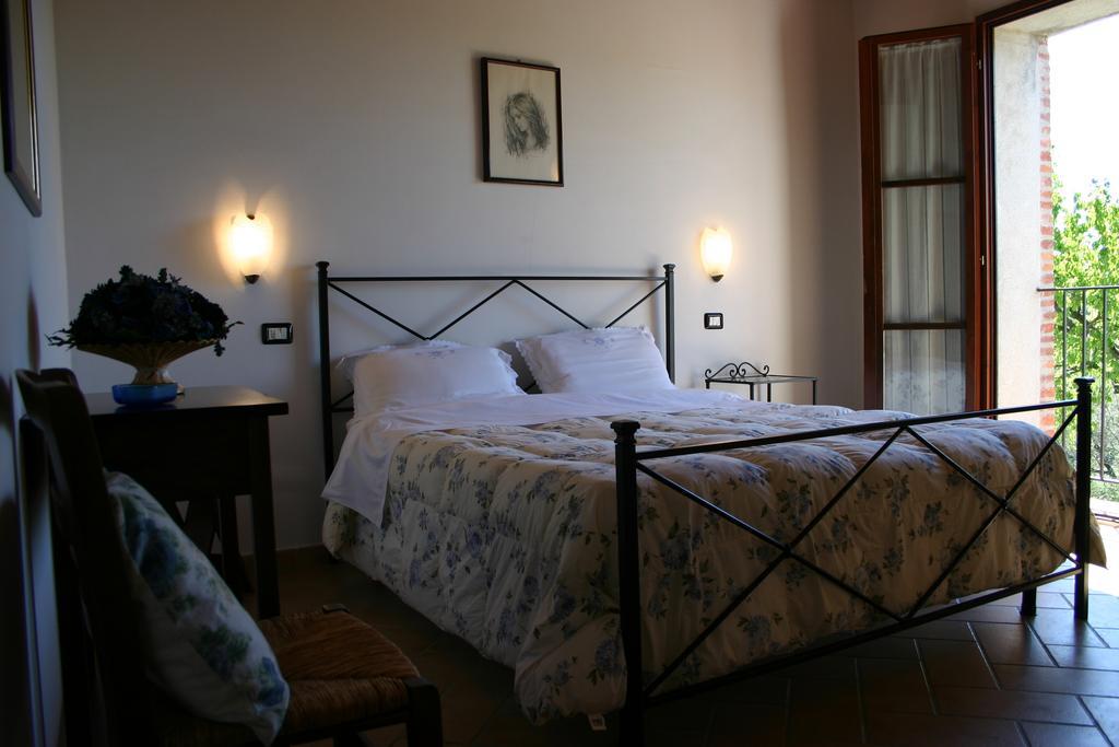 Il Poggiolo Villa Montieri Ruang foto