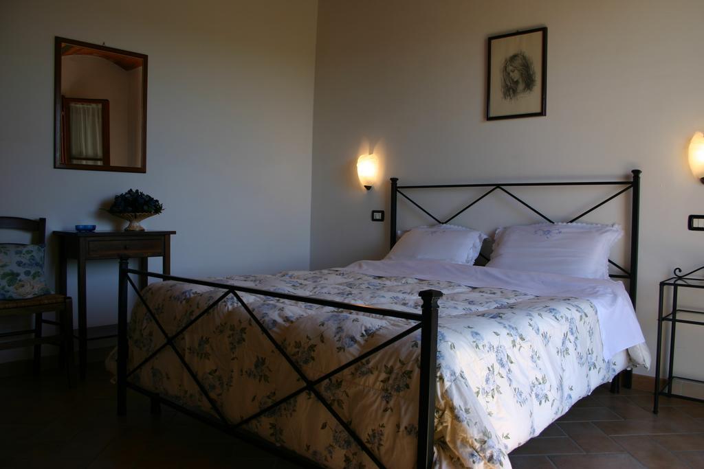 Il Poggiolo Villa Montieri Ruang foto