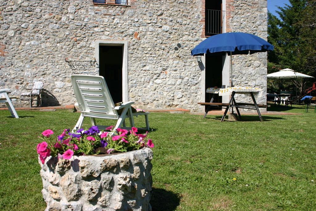 Il Poggiolo Villa Montieri Ruang foto